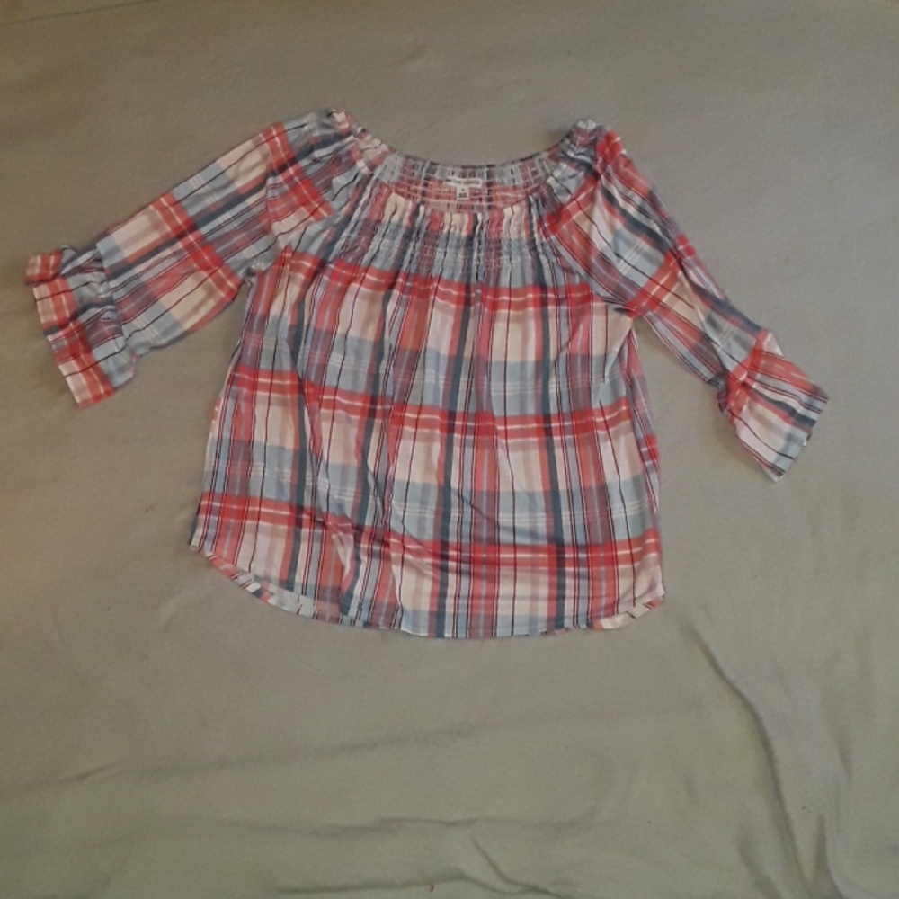 Three quart sleeve length top